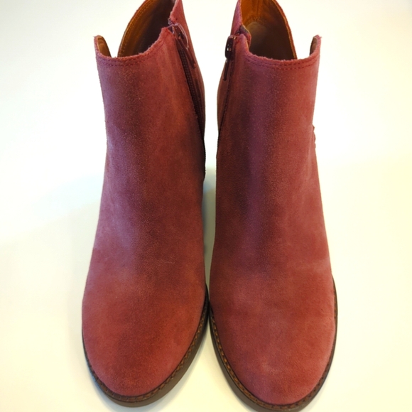 Lucky Brand Yimme Wedge Side Zip Suede Booties Size 8.5 Dusty Rose Pink EUC - Picture 2 of 8